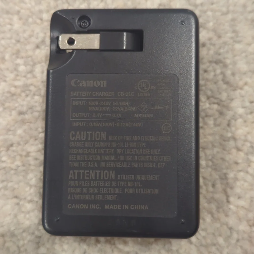 Canon camera battery chargers and cords